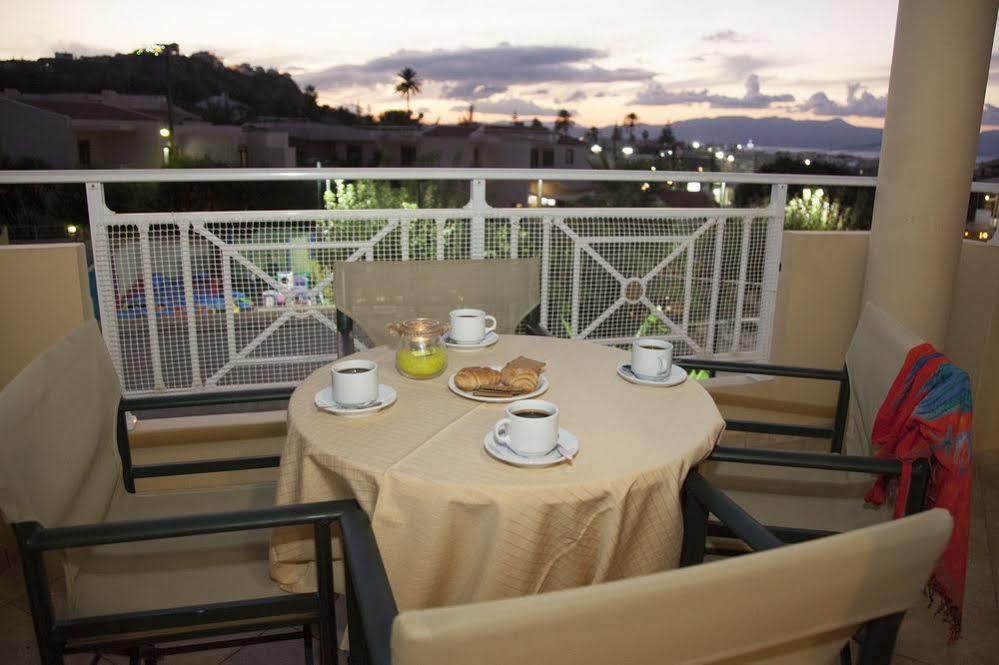 Ferienwohnung Blue Sky Agia Marina Exterior foto